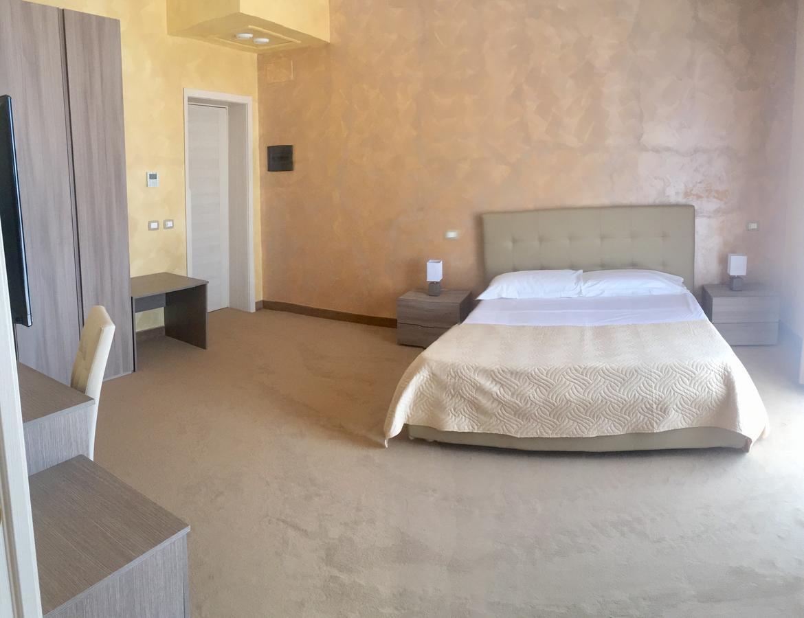 Hotel Riviera Palace Porto Empedocle Eksteriør bilde