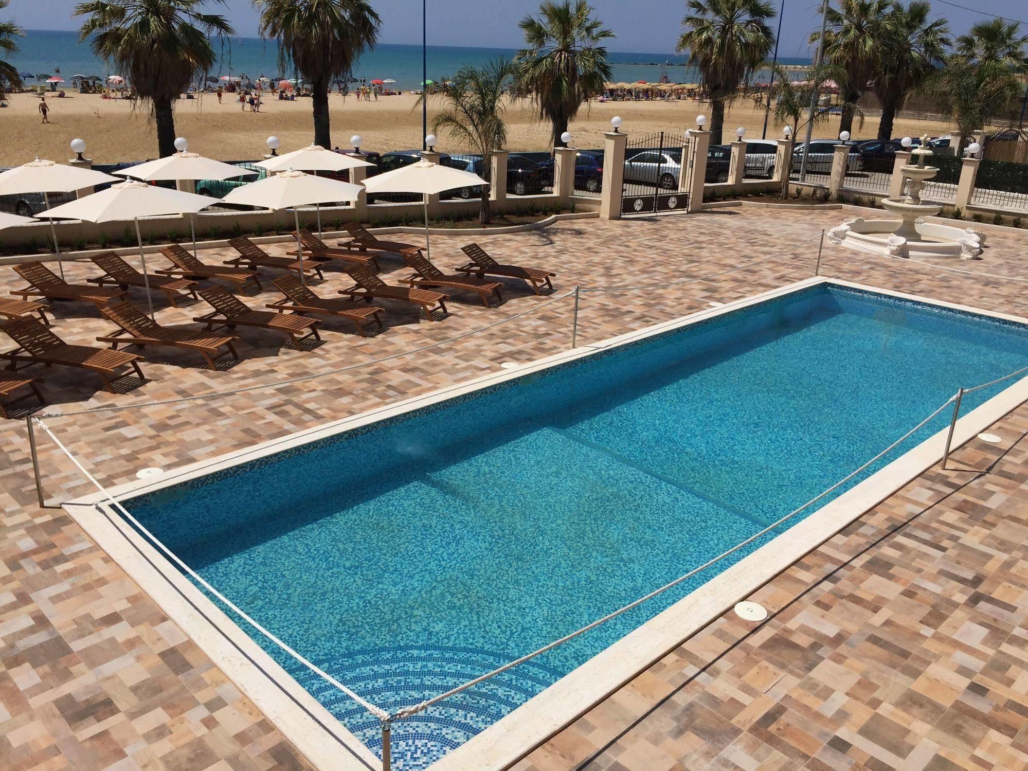 Hotel Riviera Palace Porto Empedocle Eksteriør bilde