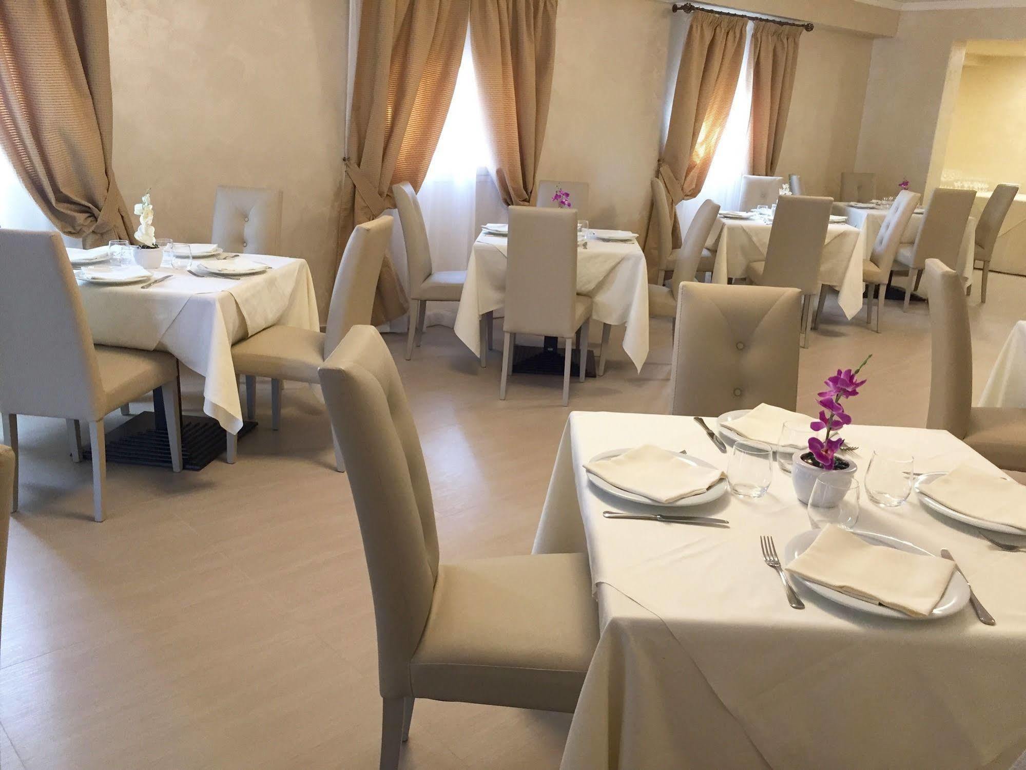 Hotel Riviera Palace Porto Empedocle Eksteriør bilde