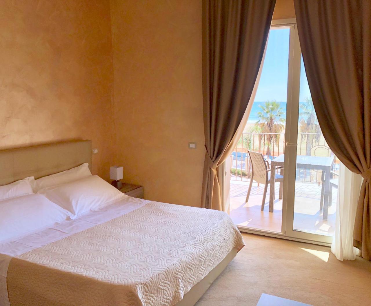 Hotel Riviera Palace Porto Empedocle Eksteriør bilde